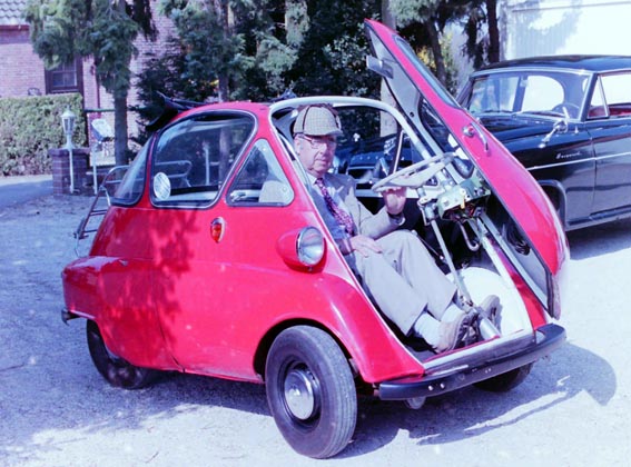 Jakob Louven und seine BMW Isetta
