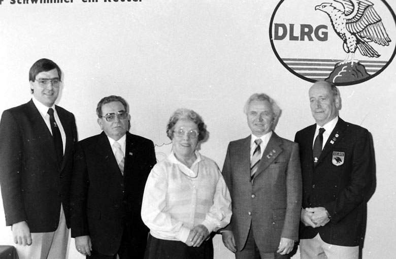 Dr. Friedrich Mann
