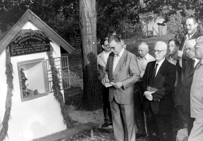 Einsegnung des Petrus-Heiligenhäuschens 1986