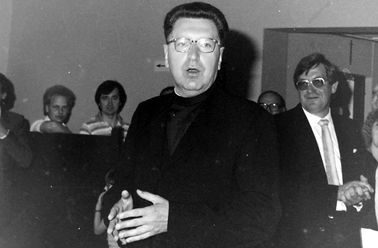 Dr. Emil Valasek