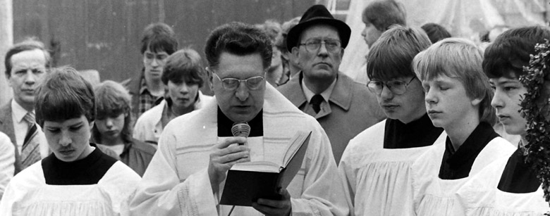Grundsteinlegung 1983 in Kervenheim